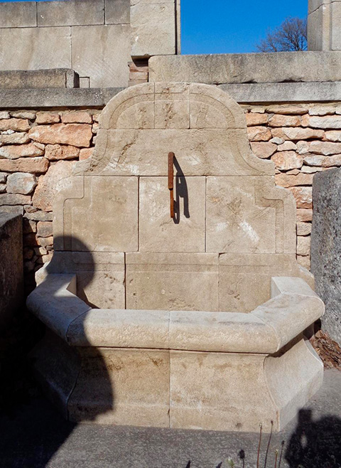Fontaine en pierre