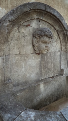 Fontaine Murale en pierre neuve et vieillie 