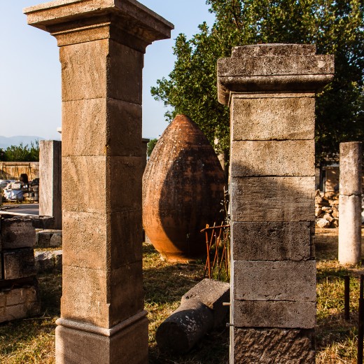 Piliers d'entrée et portail en fer