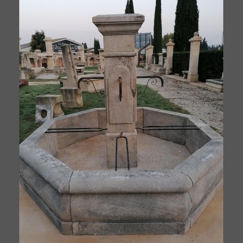 FONTAINE OCTOGONALE