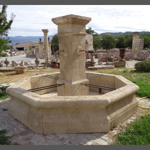 Fontaine octogonale