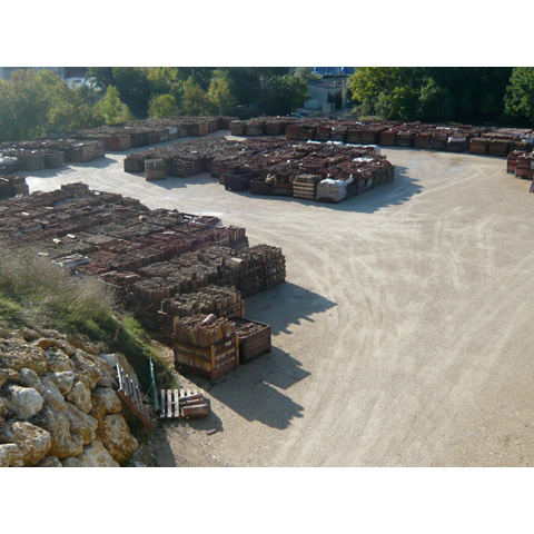 Stock de nos tuiles anciennes.