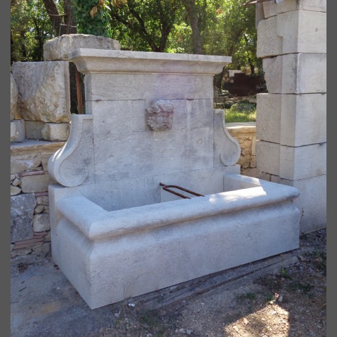 Fontaine tête de Bacchus