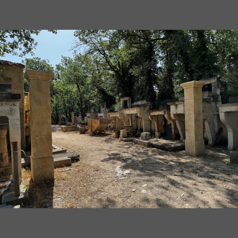 PAIRE DE PILIERS EN PIERRE