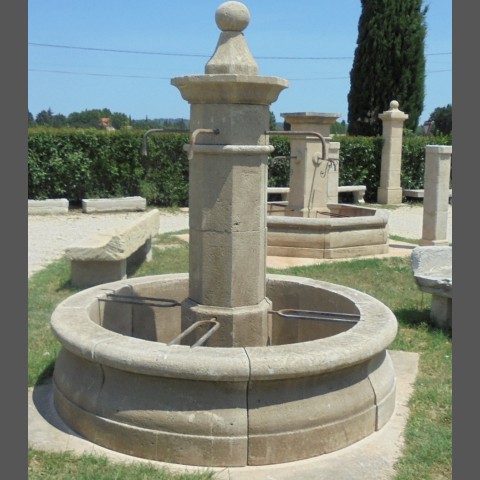 Matériaux d'Antan : FONTAINE AVEC BASSIN RECTANGULAIRE H117