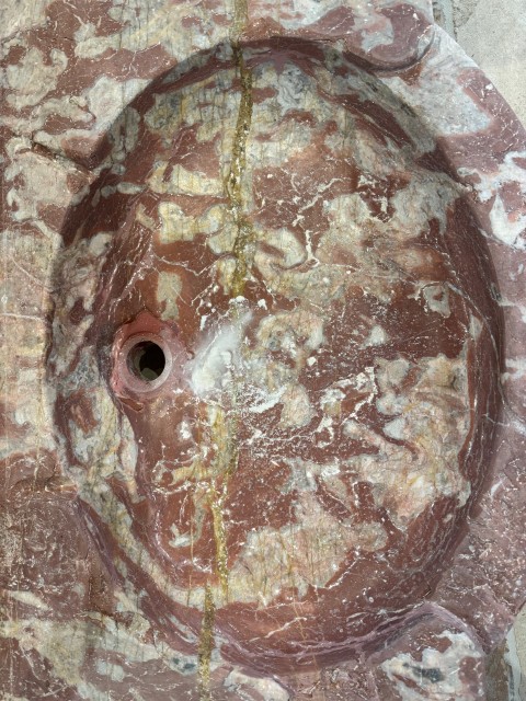 EVIER EN MARBRE ROUGE