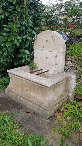 Fontaine en pierre