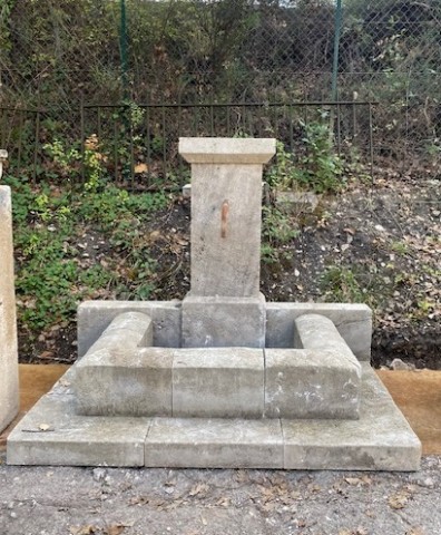 Fontaine en pierre