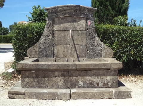 Fontaine en pierre