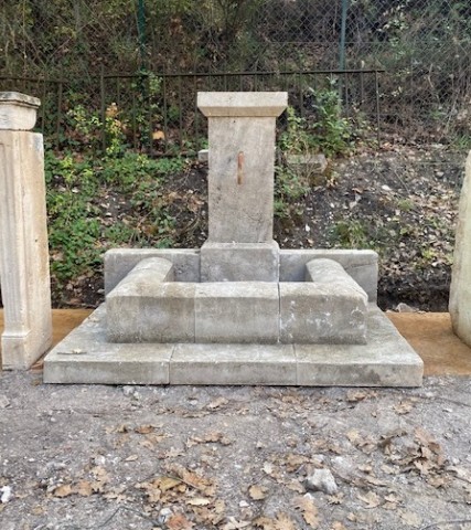 Fontaine en pierre