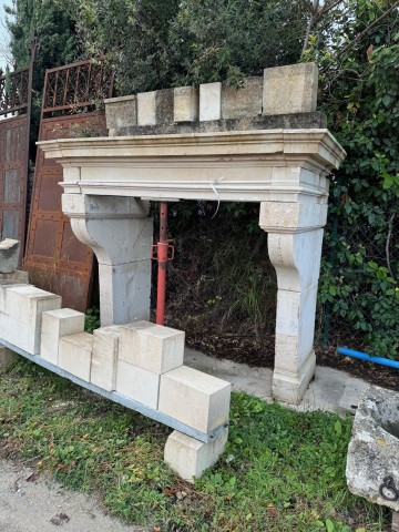 CHEMINEE LOUIS XII A BARETTE