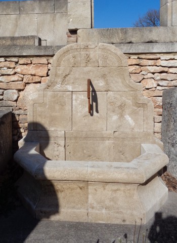 Fontaine en pierre