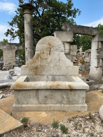 Fontaine en pierre