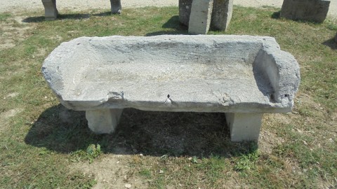 BANC EN PIERRE ANCIEN