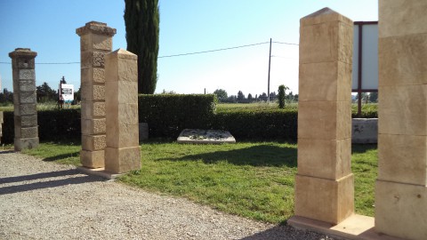 Paire de pilier: modéle Les Baux