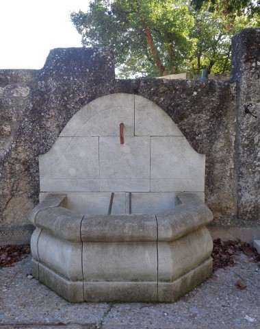 Fontaine en pierre