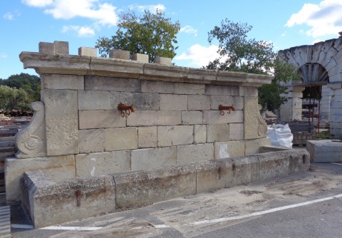 Grande Fontaine Murale