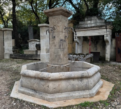 FONTAINE OCTOGONALE