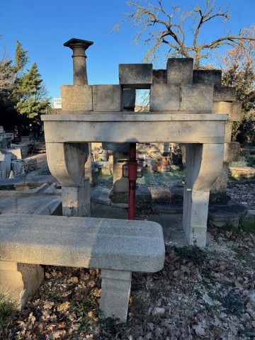 PETITE CHEMINEE ANCIENNE