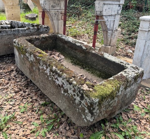 Auge ancienne rustique en grés