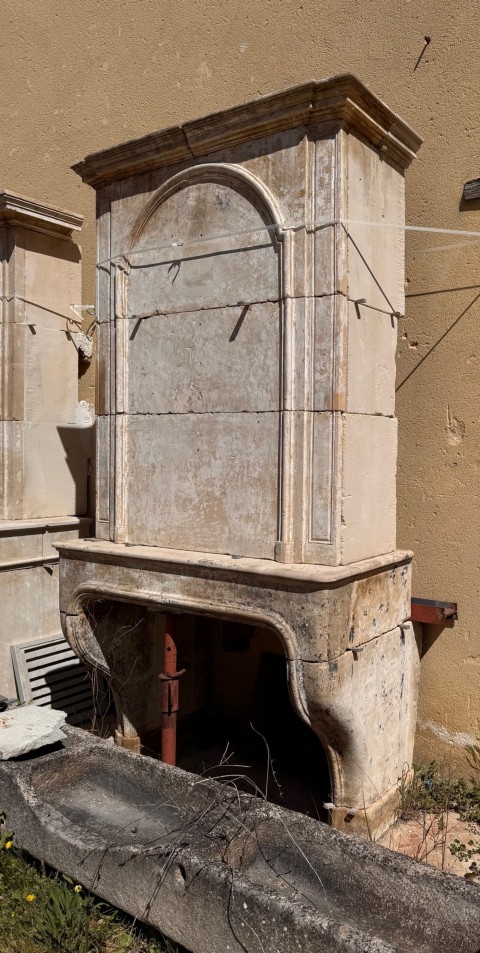 Chemin&eacute;e Louis XIV &agrave; trumeau