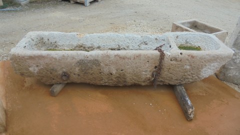 AUGE EN PIERRE DE BOURGOGNE