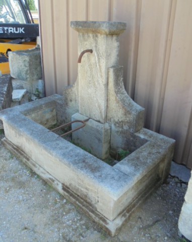 Fontaine en pierre