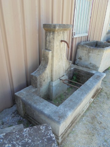 Fontaine en pierre