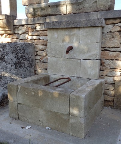Fontaine en pierre