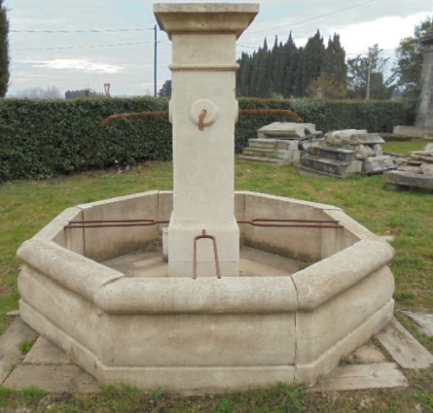 FONTAINE OCTOGONALE