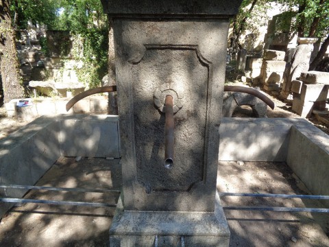 Grande fontaine carrée