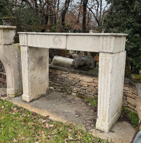 CHEMINEE ANCIENNE DE STYLE LOUIS XVI