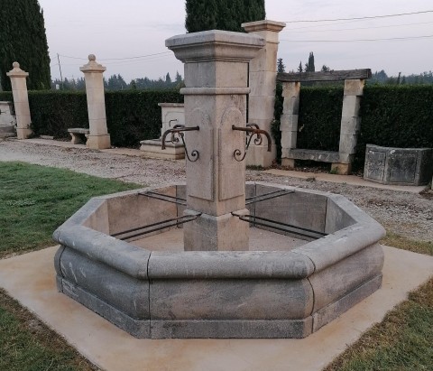 FONTAINE OCTOGONALE