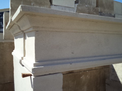 Cheminée à corbeaux
