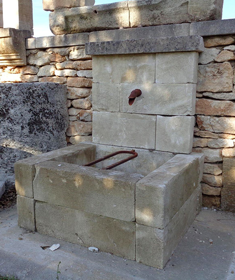 Fontaine en pierre