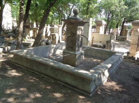 Grande fontaine carrée