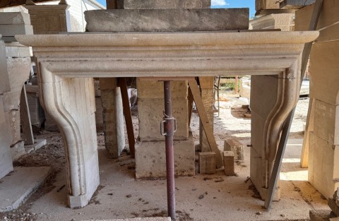 CHEMINEE DE STYLE LOUIS XIV