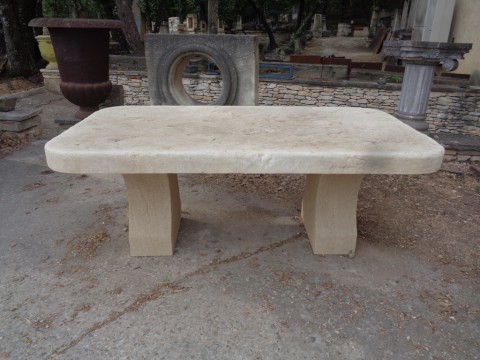 Table en pierre neuve viellie