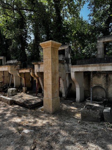 PAIRE DE PILIERS EN PIERRE