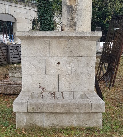 Fontaine rustique