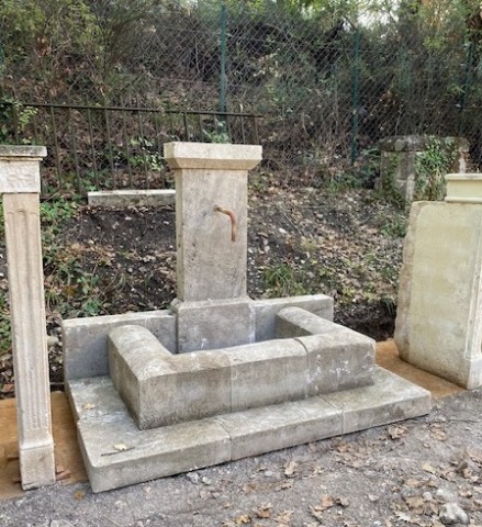 Fontaine en pierre